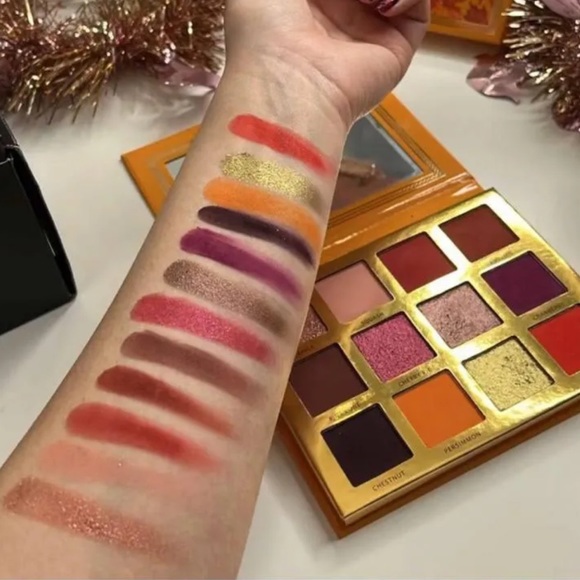 🍁 ACE BEAUTÉ Falling For You Eyeshadow Palette - Picture 5 of 6